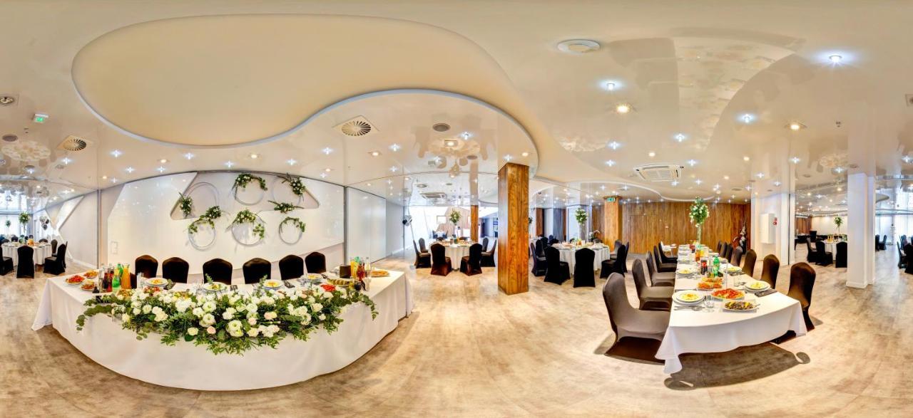 Hotel Porto Radomsko Eksteriør bilde