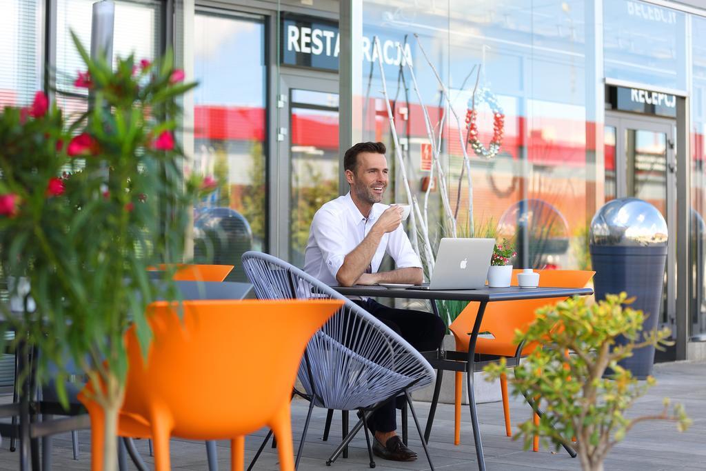 Hotel Porto Radomsko Eksteriør bilde
